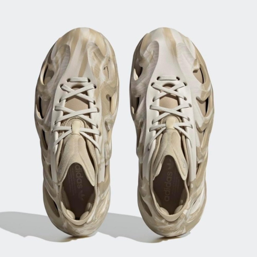 Men’s Size 9 Adidas Adifom Q in Savannah